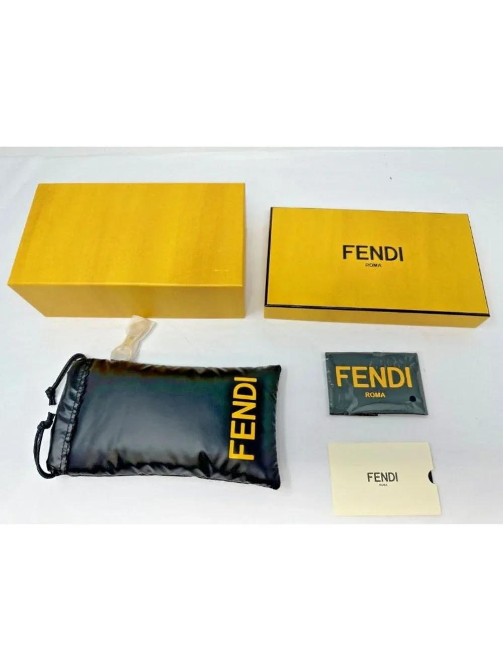 NWT Fendi FE40178U 01A Black Gray Sunglasses